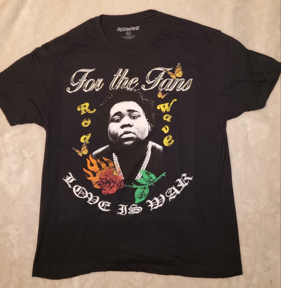 MEDIUM- ROD WAVE, FOR THE FANS, LOVE IS WAR TOUR MERCH. BRAND NEW.